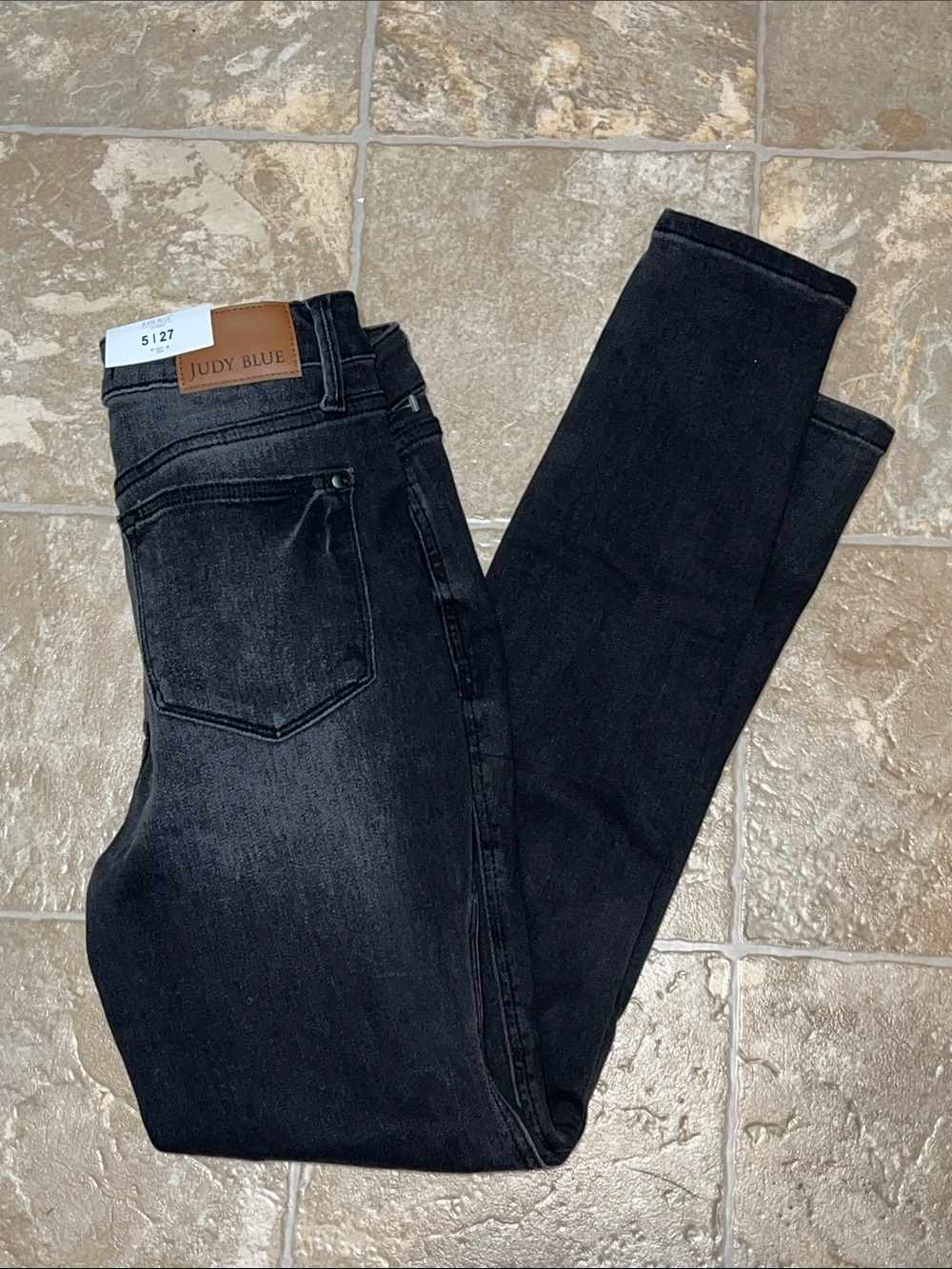 NWT Judy Blue Women's Washed Black Mid-Rise Skinny Jeans